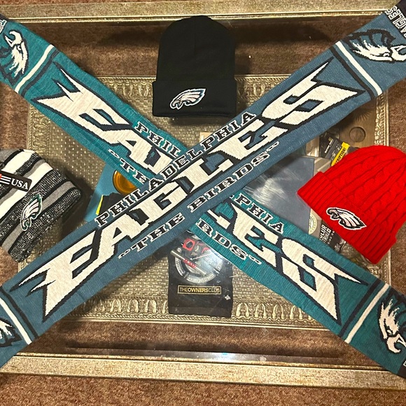 Philadelphia Eagles™️🦅ProShop GameDay Set🍁🧶🏈🧣🍁 - Picture 3 of 15